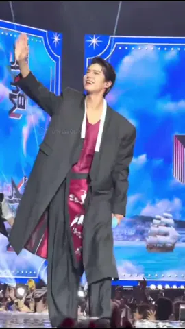 Bo Gum in hanbok always reminds me of Crown Prince Lee Yeong 🤴 #parkbogum #bogummy 