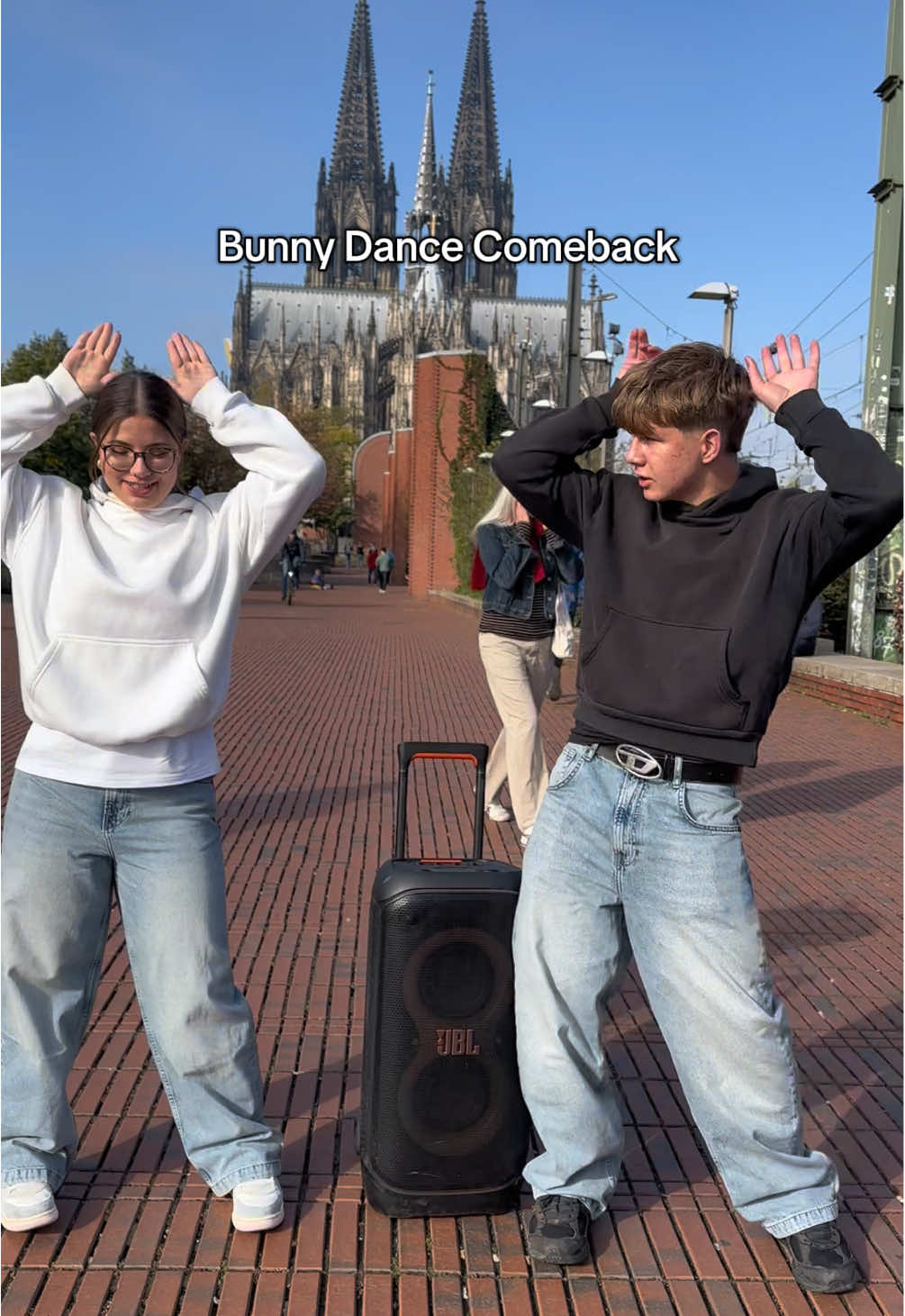 Mit @Streichbruder 🐰 #bunnydance #fun #boombox #viral #trend 