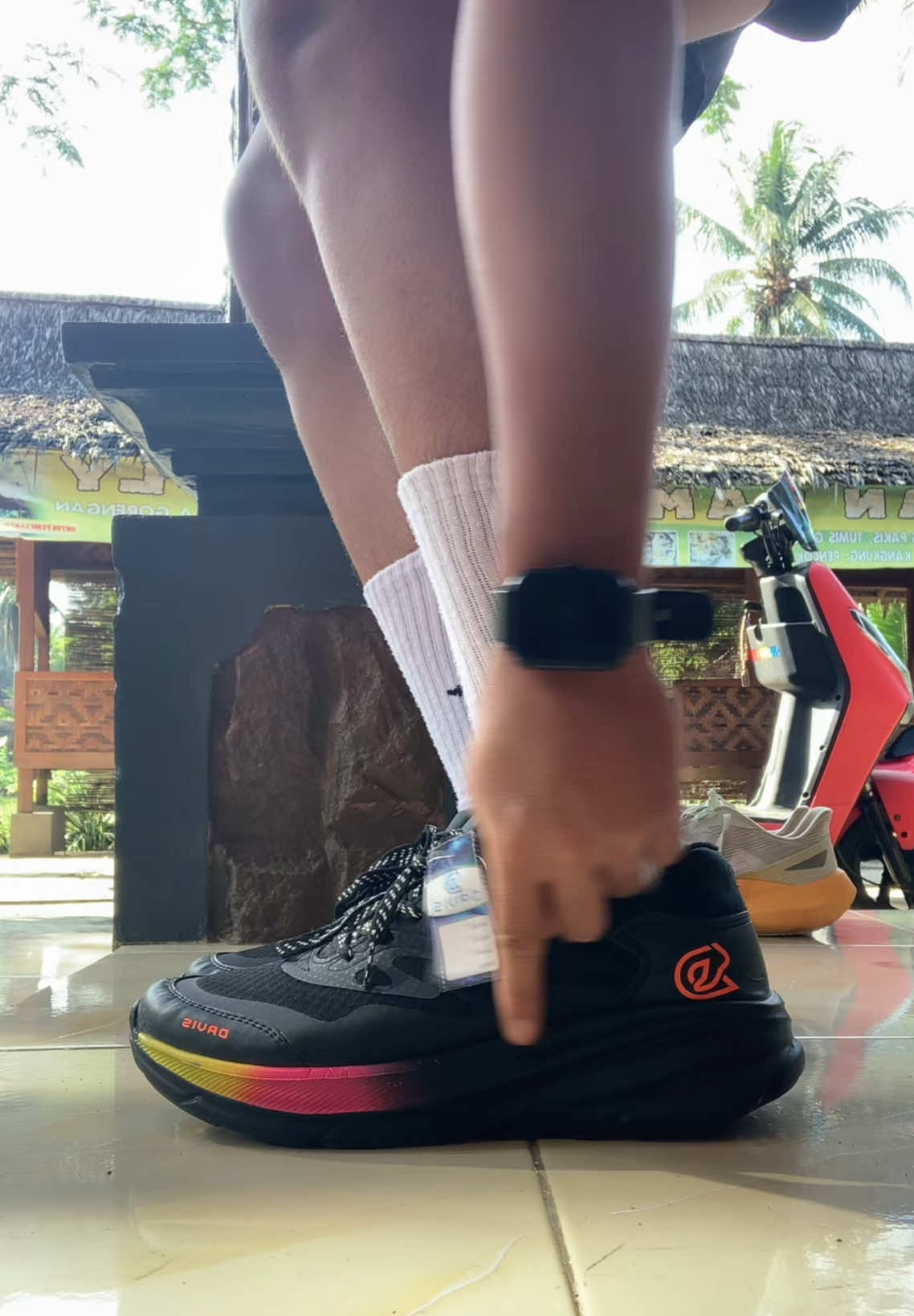 Rekomendasi sepatu running dana pelajar dari brend lokal yang kualitasnya ga main cuy #sepaturunning #sepaturunningoriginal #terding #sepaturunning #fypppp 