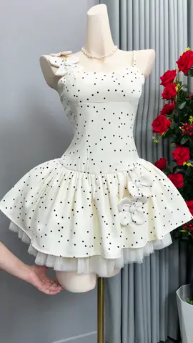 Váy xinh #vayxinh #vayditiec #macdepmoingay #TikTokFashion #xuhuong 