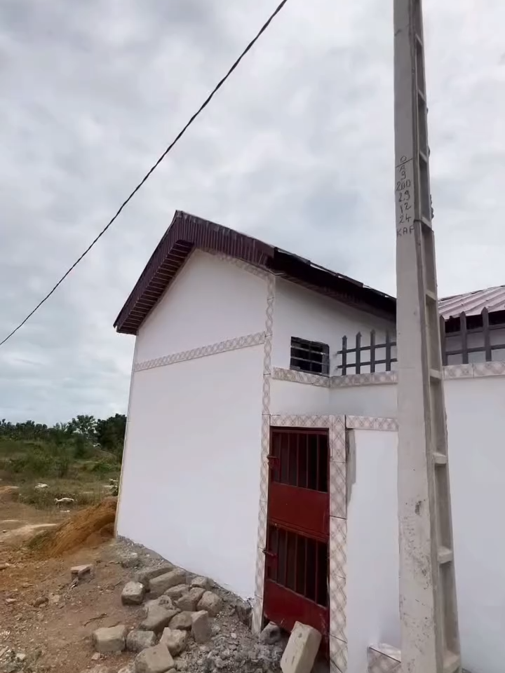 Visitons ensemble la maison de ma cliente GGB BOUDOU Une maison📷 de 4 pièces