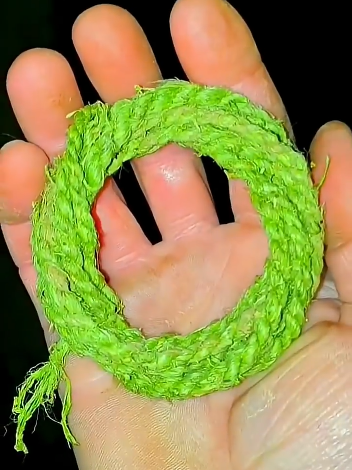 Самая прочная веревка из травы #выживание #bushcraft #survival #бушкрафт #лысыйбородаЩ #выживаниевлесу