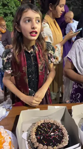 ১০০ টাকায় ভাইরাল কেক বিক্রি করছেন পঞ্চম শ্রেণীর একজন ছাত্রী দেখুন।।#reelsviralシ #DiscoverwithTiktok #WhatToCook #reelsfypシ #WhereToEat 