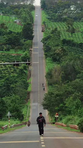 Con đường dốc đứng ở Pleiku 📸 #himangden #mangden #pleiku #travel #viral 