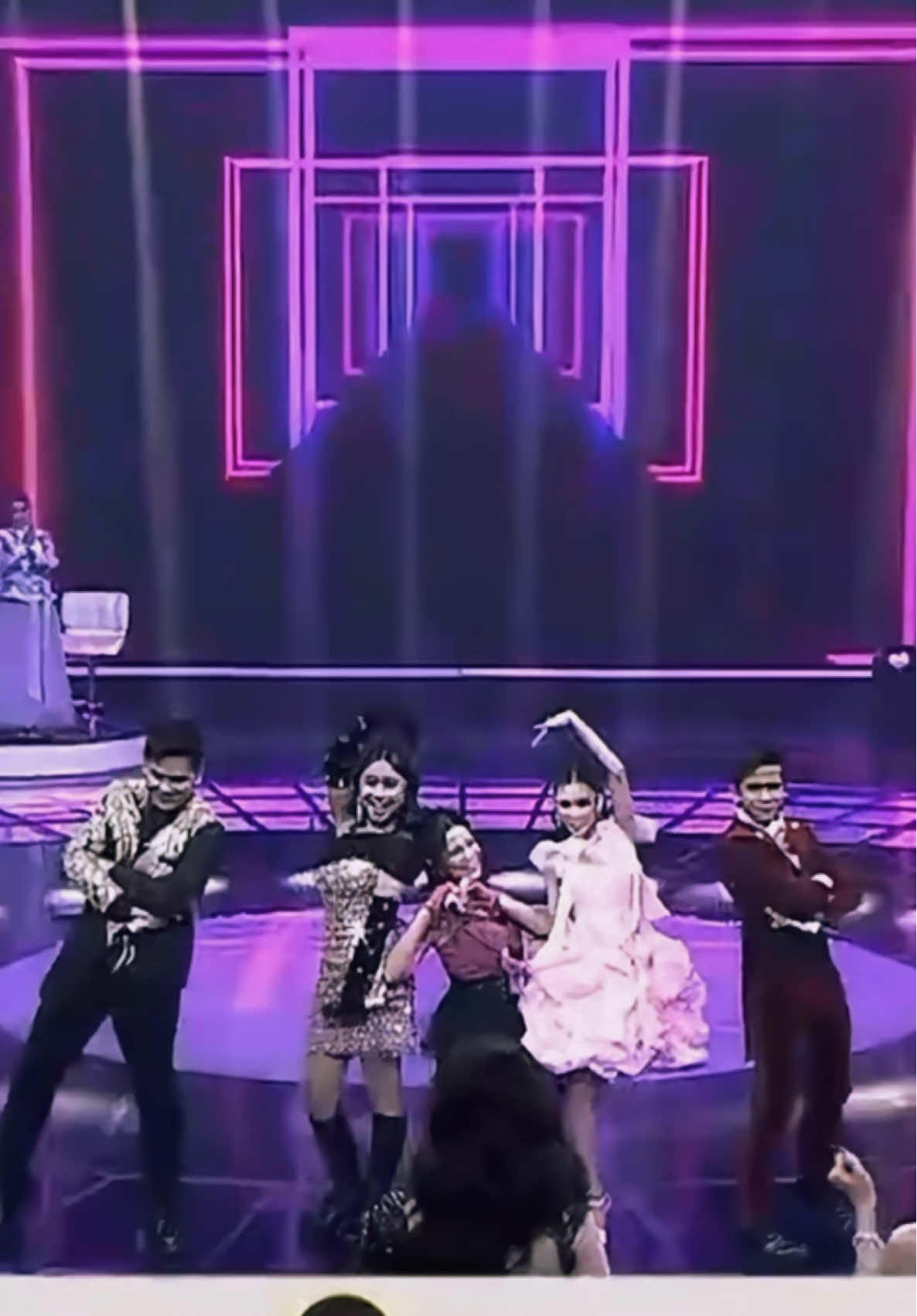 Top 13 Group 1  Ferdi x April x Mutia x Suchy x Valen 🎵Ikan Dalam Kolam #da7 #dangdut #CapCut 