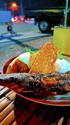 Penyetan lele kriuk #mentahanvideo #kulinersidoarjo #sukodono #dungus #sambelansukodono 