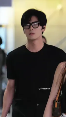 OMG Yiran abangku😍 #wangyiran #fyp #aktorganteng #shortdramachinese 
