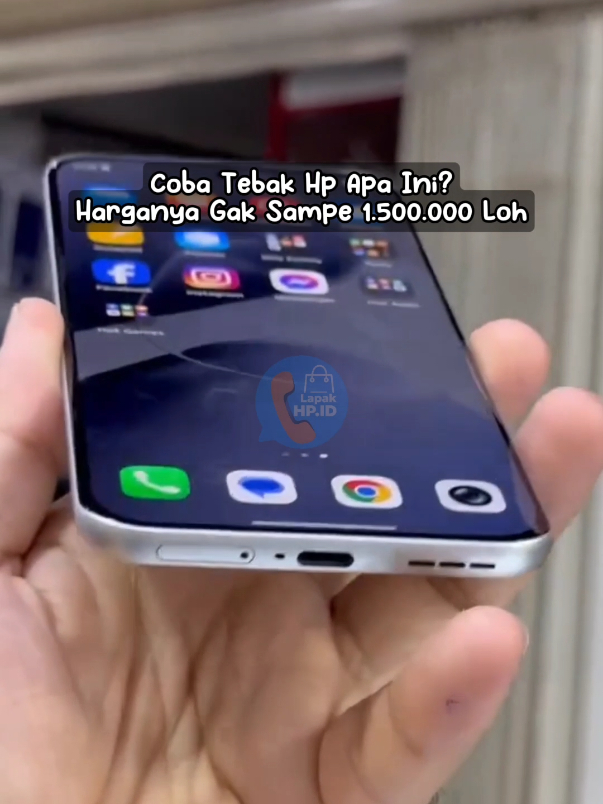 #creatorsearchinsights Trending Challenge! ayo tebak hp apa ini? #viral, #trending, #fyp, #handphone 