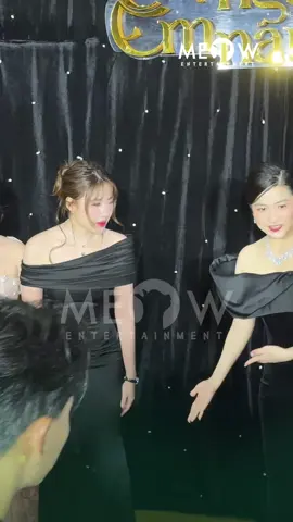 Uyển Ân và Lê Khánh tinh tế nhường Hoa hậu Như Vân vào đứng giữa tại buổi ra mắt phim “Chị Ngã Em Nâng” #Meowentertainment #meownetwork #Tiktokgiaitri #ChiNgaEmNang #ChiNgaEmNangbymeow 