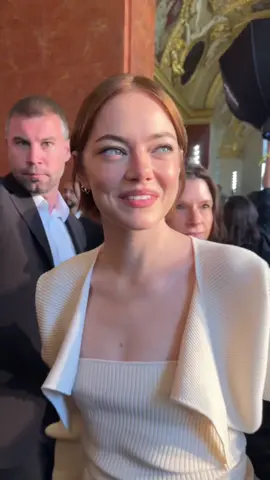 We were too stunned to speak 🤭 Spotted the gorgeous, #EmmaStone in Paris  Video: Hypebae  #fashiontiktok #pfw #celebrity 