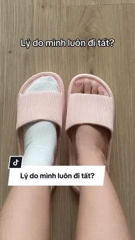 Tất này có độ cao vừa phải nên mình rất thích lun #hoaihayho #reviewdogiadung #tatcaoco #upperyou #tatchan 
