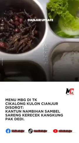 Menu Makan Bergizi Gratis (MBG) di salah satu Taman Kanak-Kanak (TK) di Kecamatan Cikalongkulon, Kabupaten Cianjur, menuai perhatian dan beragam komentar. Hal itu setelah sebuah akun Facebook membagikan momen kegiatan tersebut pada Selasa (30/9/2025). Dalam rekaman video, menu yang diterima anak-anak meliputi nasi putih dengan taburan bawang goreng, lauk olahan ikan teri dengan kacang, tempe orek, Lalapan berupa timun dan daun selada, serta satu buah pisang hijau. Video itu juga merekam suara seorang ibu yang tampak menanyakan menu tersebut dan memberikan komentar bernuansa humor terkait kelengkapan sajian makanan bergizi. “Pa Dedi (Gubernur Jawa Barat), ieu téh naha murangkalih TK dipasihan teri? Saurna mah makanan bergizi, Pa Dedi. Kantun nambihan sambel sareng krecek kangkungna, Pa Dedi,” ujarnya dalam bahasa Sunda. Sementara itu hingga kini, belum ada keterangan resmi dari pihak pengelola dapur terkait angka kecukupan gizi dalam menu MBG tersebut. Sumber : Cianjur Update  #Mediacianjur #cianjurMBG #Cikalongkulon #MBG #cianjur 