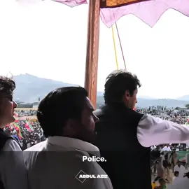 Khan bond with their supporters ye waqt insha Allah bhut jald ane wala hai ❤️ #imrankhan #ptiofficial #trendingreels #imrankhanpti @Imran Khan Official @PTI OFFICIAL 
