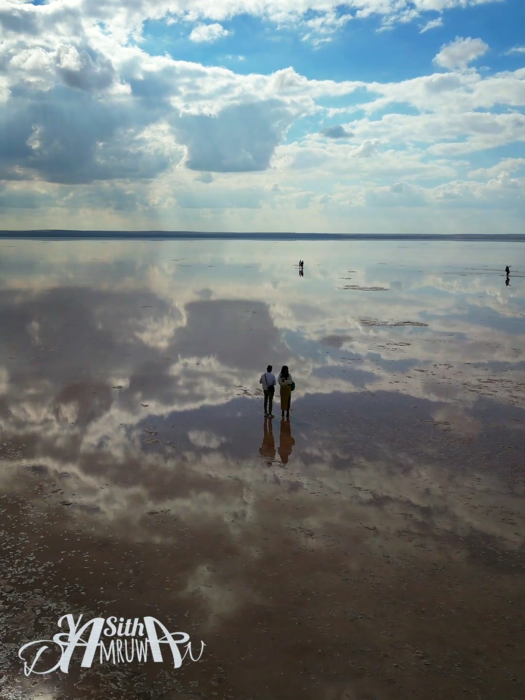 Salt Lake Tuz Gölü Tesisleri Pink/White Mirror like lake in Turkey.... Horizon View Ankara Turkey 🇹🇷 #turkey #tuzgolu #saltlake #ankara #mirror #travelcouple #srilankatravelcouple #ankara #ankaraturkey🇹🇷 #ankaraturkey #ankara_turkey #saltlake #salt_lake #tuzgolu_tesbih #tuzgölütesisleri #Tuz_Gölü_Tesisleri #turkeytiktokturkey #turkeytiktok #turkey_tiktok🇹🇷 #dji #drone #mini3pro #mirrorlake #pinklake #whitelake #pink #horizon #travel #traveltiktok #skymirror #turkey_lake 