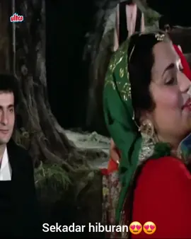 Salam ceria selalu shbt2 ksyanganku❤️💚💜🌹🌹🥀🥀 Sun Sahiba Sun Pyaar Ki Dhun.. Movie:Ram Teri Ganga Maili (1985) Starring: Mandakini /Ranjiv Kapoor.. Singer: Lata Mangeshkar.. #semuga #terhibur 🌹🌹🌺🌺#genghindustani😎😎💕💕  ❤️#hindiclaccicsong #❤️  🌺🌺🥀🥀🍀🍀🌹🌹
