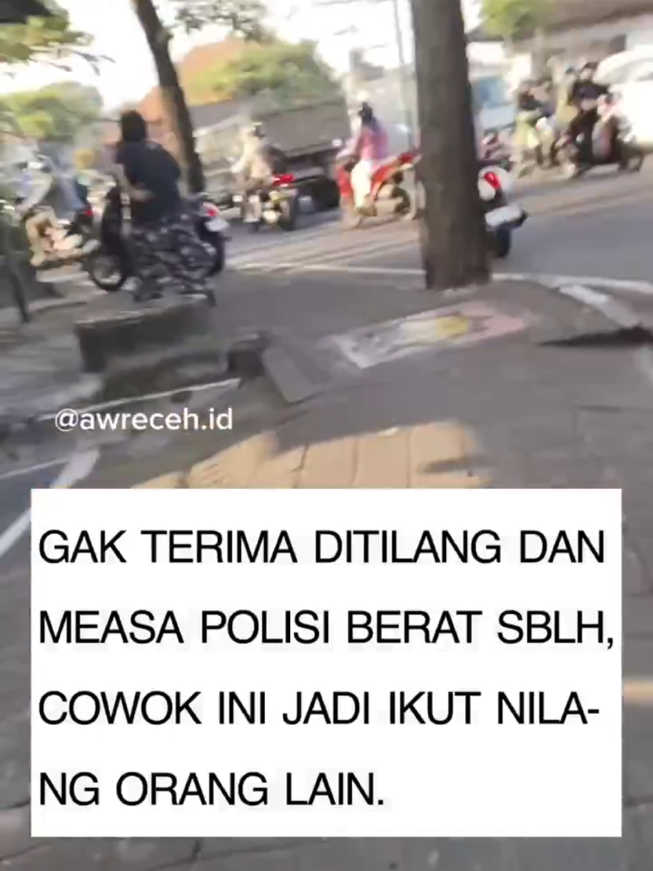 Di Tilang Polisi Dia Malah Tilang Balik Warga Lain #new #faktaunik #berita 