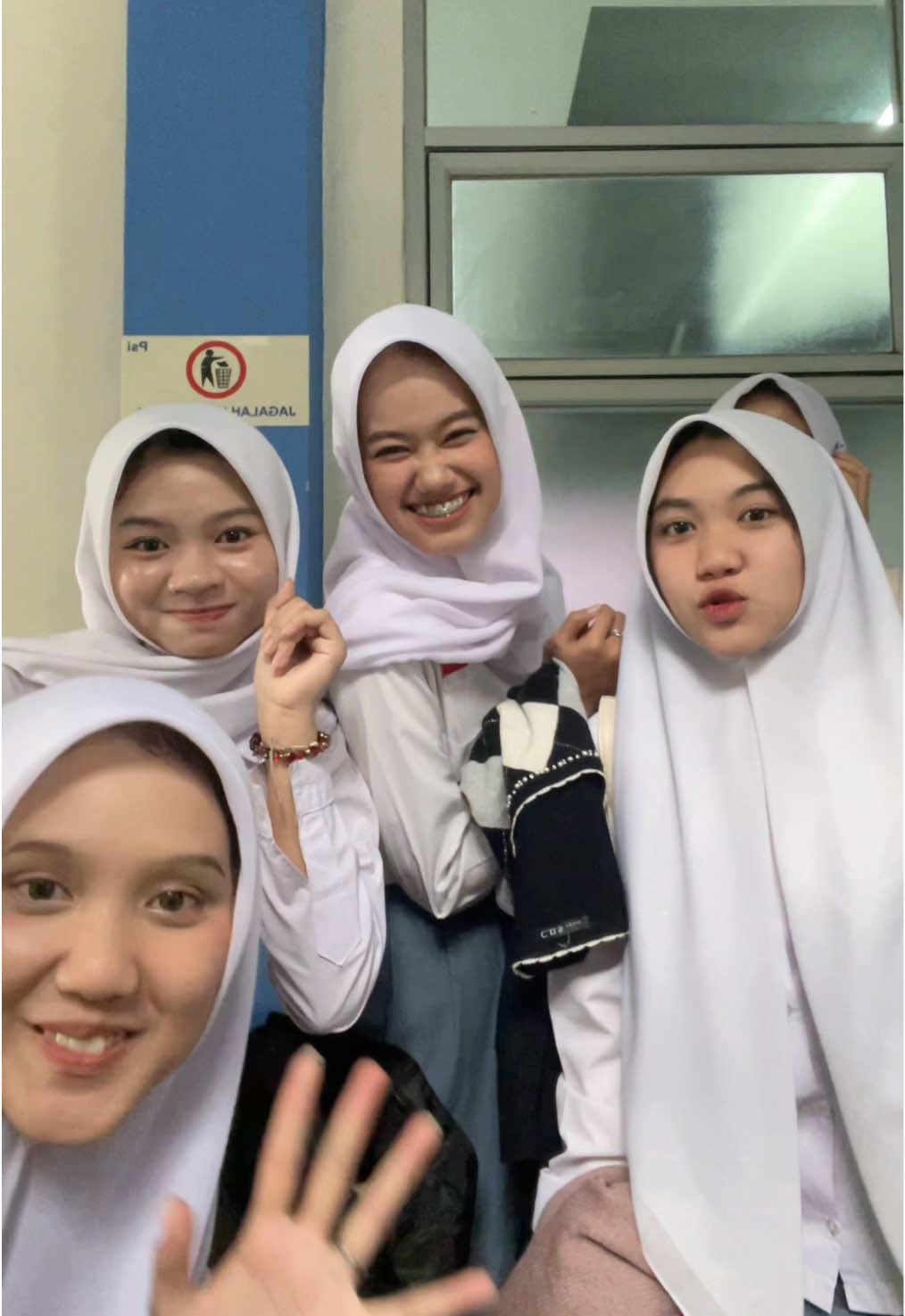 maba going back to being anak sma! 📓🪄