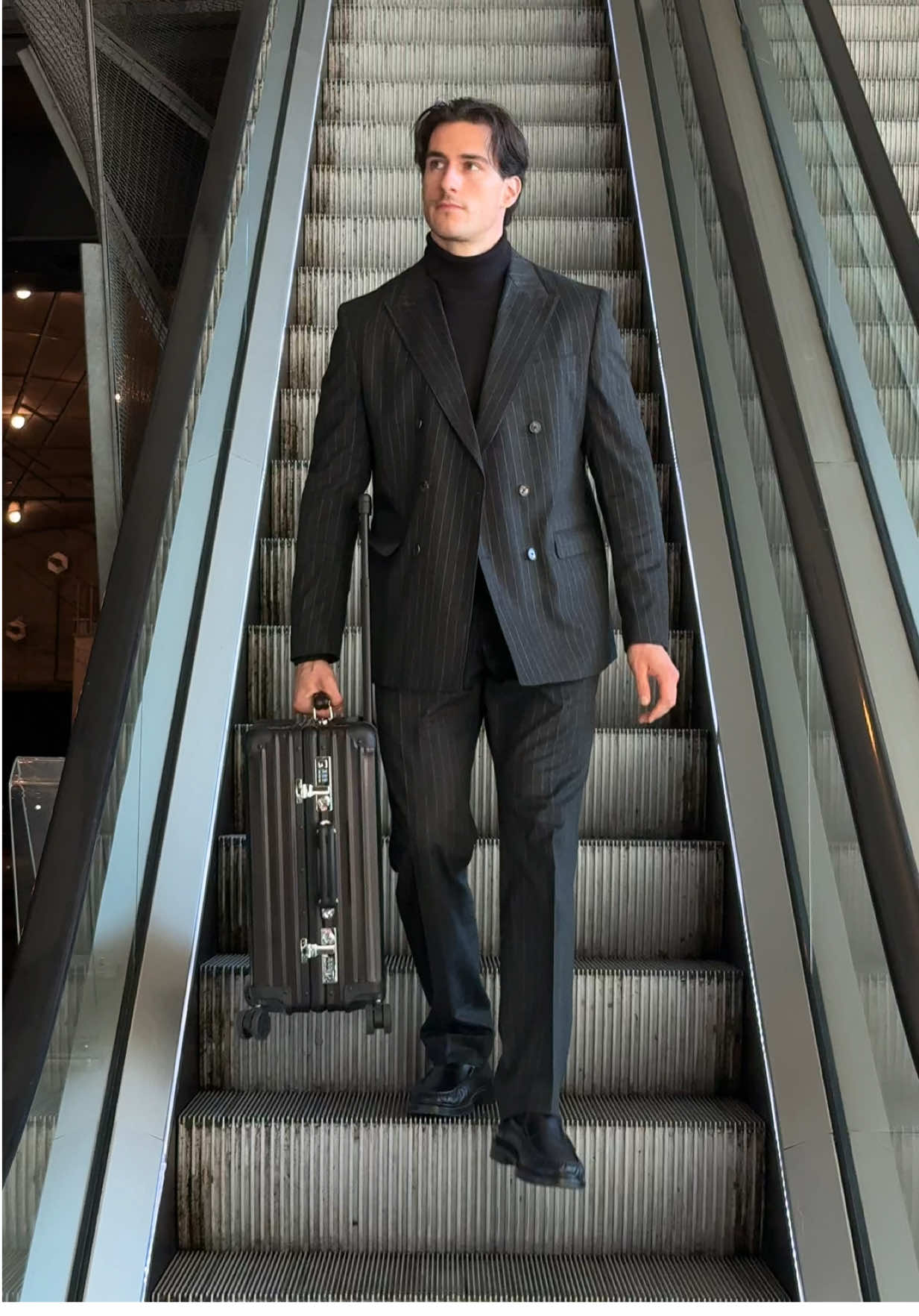 Costume + col roulé, vous aimez ?  —— Suit + turtleneck, how do you like it? #menstyle #OOTD #pourtoi