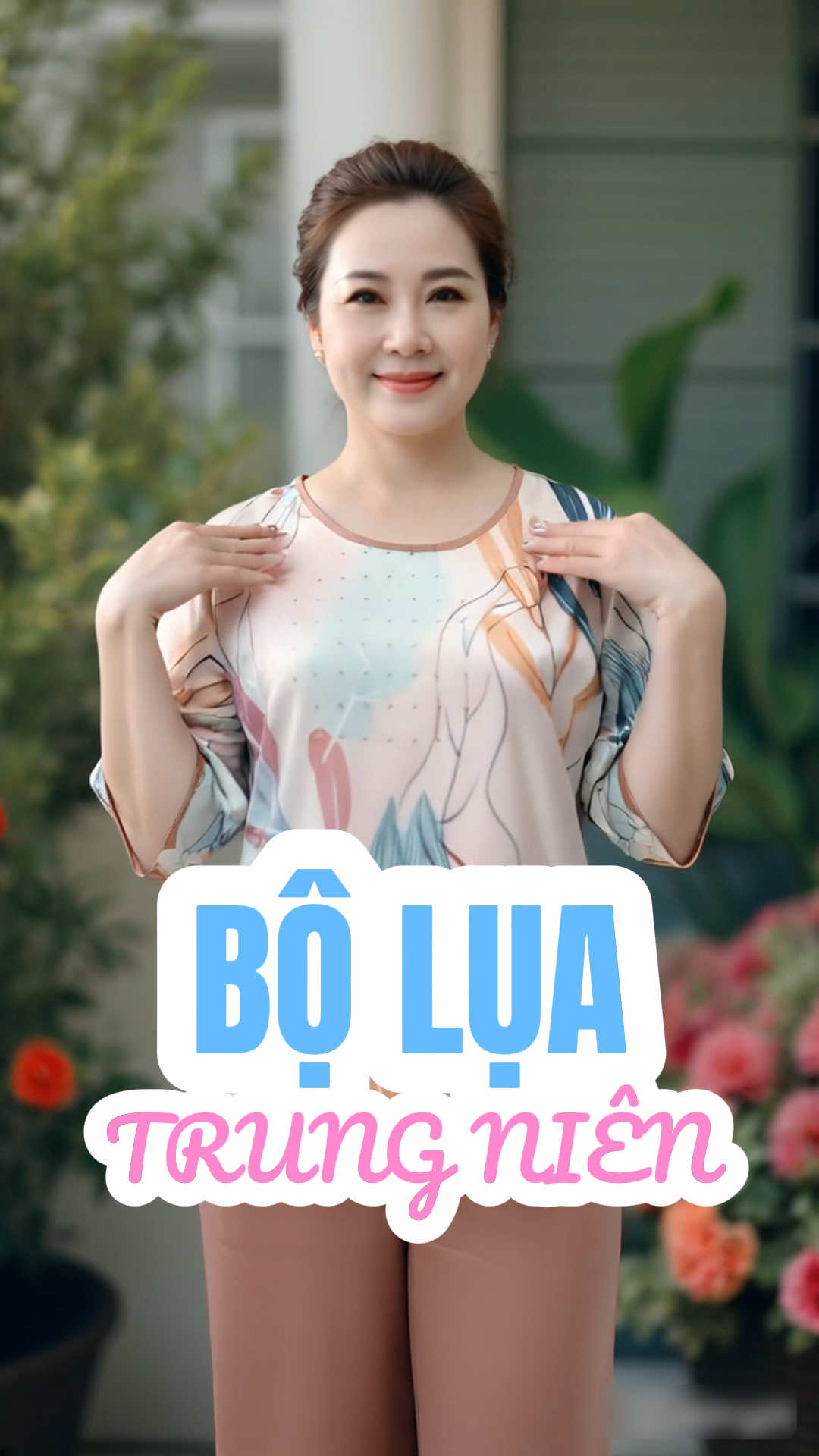 Bộ đồ lụa mềm mại và thoáng mát với các hoạ tiết hoa văn trang nhã dịu dàng, rất phù hợp với các Mẹ và các Bà ở độ tuổi trung niên.  @Mặc đẹp phối xinh ✨  @Mặc đẹp phối xinh ✨  @Mặc đẹp phối xinh ✨ #thoitrangnu #macdepphoixinh #macdepphoixinh2025 #trungnien #thoitrangtrungnien #dobo #dobotrungnien #dobotangme #dobotrungnienchome #setdonu #setdodep 