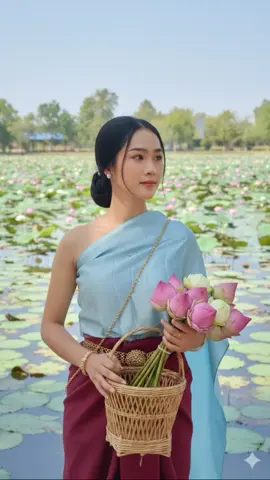 ชุดไทยเข้าแล้วออกยาก#สตอรี่ความรู้สึก #apple_จันกุ๊ป @🍎Apple..จันกุ๊ป💞🌻💕 @🍎Apple..จันกุ๊ป💞🌻💕 @🍎Apple..จันกุ๊ป💞🌻💕 