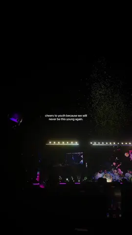 cheers to youth and to making every moment last with @SEVENTEEN :)  recycling old concert vids bc obviously i miss them sm #seventeen #svt #carat #fyp 