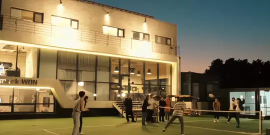 the house i mean𖹭.ᐟ gpp kan kalo kangen? btw, akhir² ini aku beneran kangen banget kalian ngumpul bareng², cuma emg kita butuh waktu. semoga saat waktunya tiba, kita bener² bisa ketemu kalian dalam formasi yg lengkap ya🥹. sehat² uri sebongg, makasi banyak udh nemenin kesehariankuuuu (ngeditnya sambil nangis, greukkkkakak hitmembenggg) . . #seventeen #svt #carat #fyp #fyppppppppppppppppppppppp @SEVENTEEN 