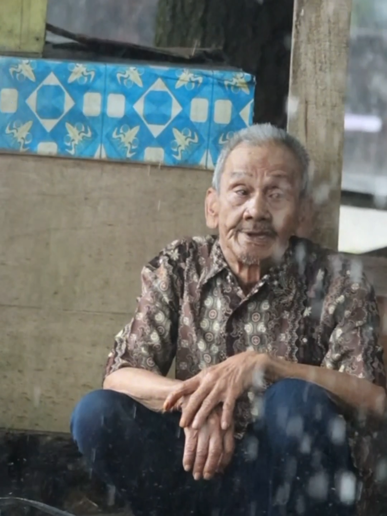 ❗️OPEN DONASI URGENT❗️ Reken1ng donas1 ada di BIO  Gak kuat banget ngeliat abah jaya jualan sambil ujan ujanan.  Bantu abah Jaya yuk  Bantu share juga ya manteman  #bangfadli #berbagi #donasi #fyp #viralvideo 
