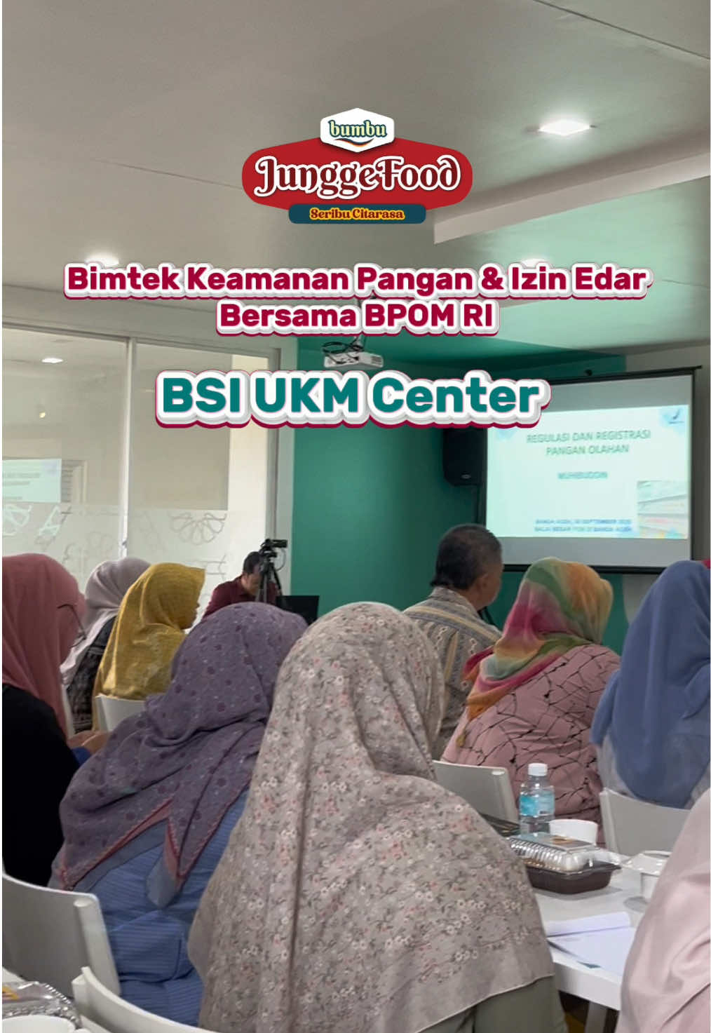 JunggeFood berkomitmen menjaga standar tertinggi dalam keamanan pangan dan perizinan edar. Melalui partisipasi aktif dalam Bimtek Keamanan Pangan bersama BPOM RI, kami memastikan setiap produk yang kami hadirkan memenuhi regulasi dan standar kualitas terbaik. Kepercayaan dan keselamatan konsumen adalah prioritas utama kami. #JunggeFood #KeamananPangan #BPOMRI #IzinEdar #kulinerindonesia 