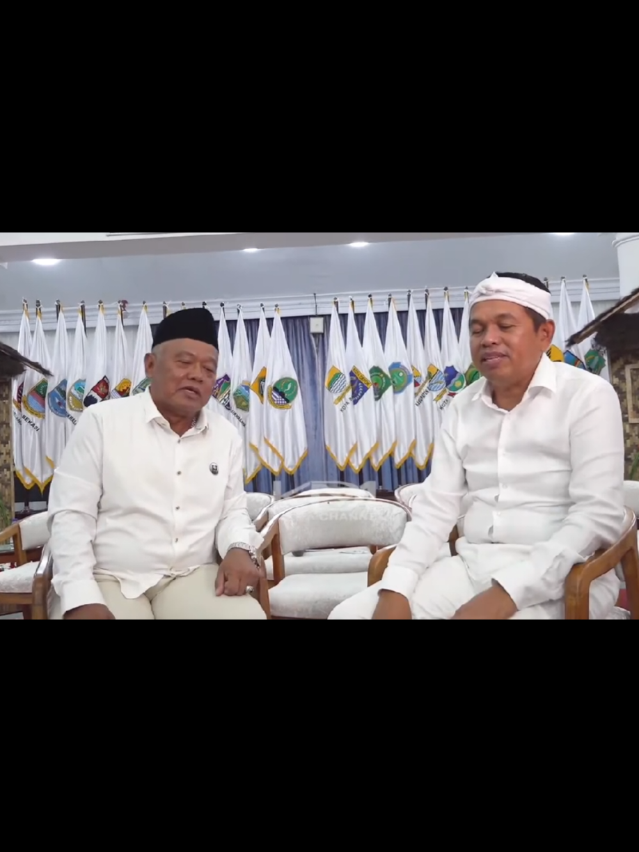 yai mim ke tempat kdm #kdm #yaimim #jawatimur #dedimulyadi  #fyp  @sahara_vibesssss @tvOneNews @tribunjabar @roseenjoysherlife 