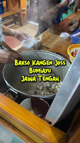 Bakso Kangen Joss Jatisawit Bumiayu, Jawa Tengah . Harga Rp 15.000/porsi Jam buka : 09:00-20:30 WIB . Bakso yang porsinya lumayan banyak dengan kuah kaldu dan bakso yang kekenyalanya pass, bakso kangen joss Bumiayu ini perlu jadi salah satu pilihan terbaik mbakso di kawasan Bumiayu . #kulinerhev #kulinerbumiayu #bumiayu #kuliner #kulinerindonesia  