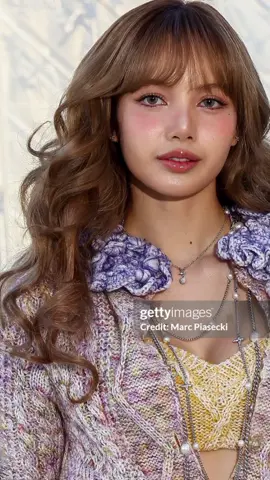 Dari dulu selalu lolos di kamera Gettyimages 🤧😭 #LISA ##LVSS26 #lisaxlouisvuitton #lalisamanoban #foruyou @wearelloud @lalalalisa_m @louisvuitton 