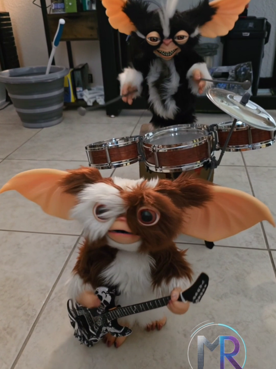 ⚡ Gizmo & Mohawk THRASH Metallica! 🤘🎸🥁 | Gremlins Chaos The Mogwai battle is ON! 😱 Gizmo SHREDS the guitar while Mohawk DESTROYS the drums in an insane Metallica For Whom the Bell Tolls jam! 🎶🔥 Who wins this Gremlins showdown—Gizmo 🎸 or Mohawk 🥁?! Comment below! 👇 #gizmo #mogwai #gremlins #metallica #metal 