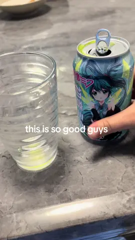 yes I am finally drinking the miku drink #hatsunemiku #vegetablejuice #miku #vocaloid #mikudrink @𓏵 Nao ⸝⸝ ˙𐃷˙ ؛ ଓ @♡Giulia♡ @☆🦨adi,saw skz! || 𝑲𝑨𝑹𝑴𝑨☆ @𝐬𝐢𝐞𝐧𝐧𝐚 🩷 