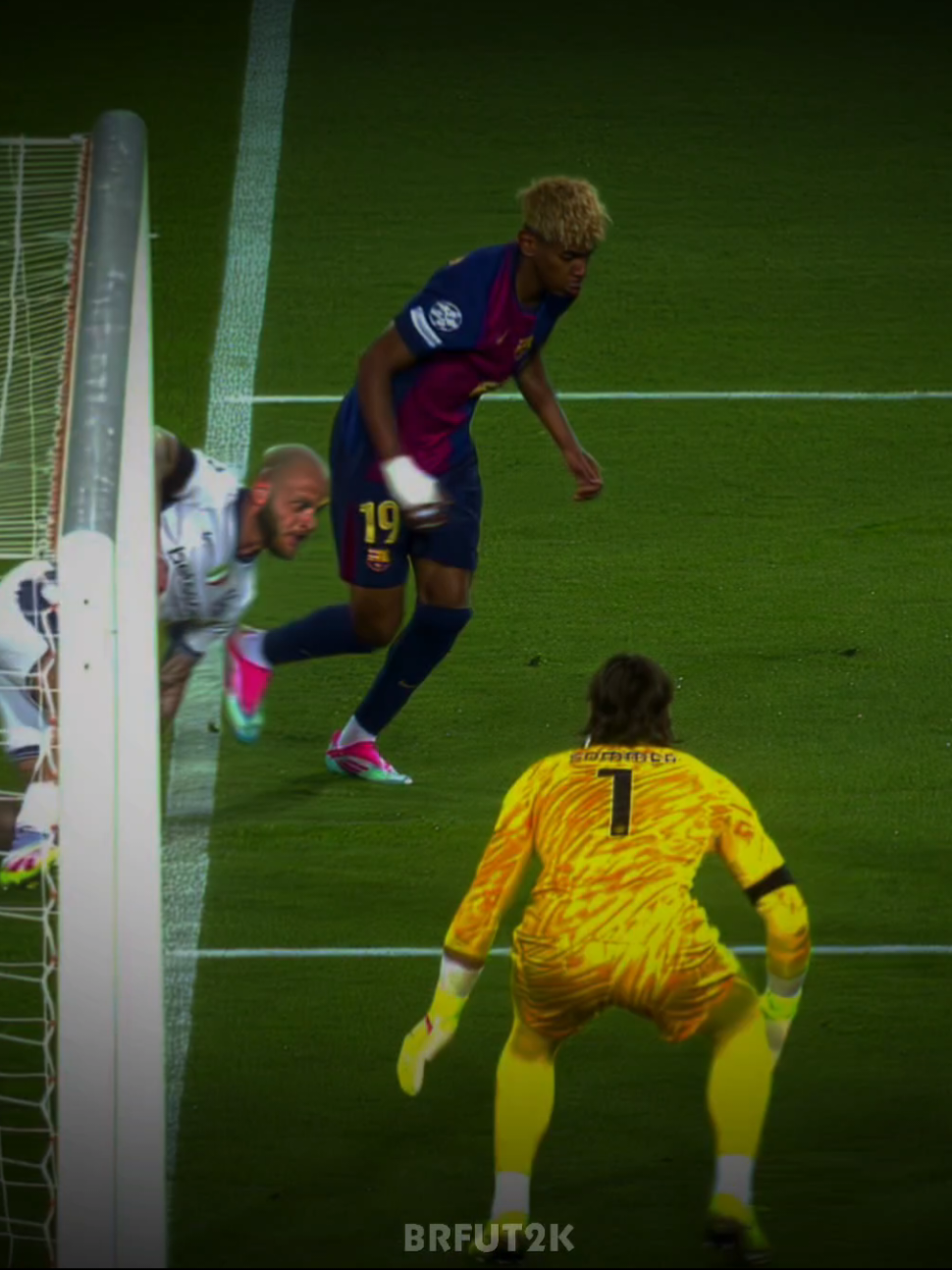 Lamine Yamal's Humiliating Skills 🔥| #lamineyamal #skills #barcelona #football #fyp 
