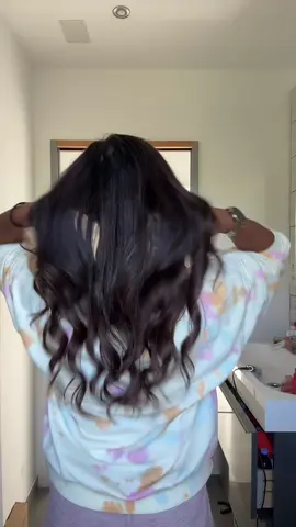 Un wavy prêt en 15min ✨ oui oui, 7min de chaque côté top chrono 😎 Des  astuces pour neutraliser ce reflet rouge ? 😅 Je suis désespérée, il revient à chaque fois 😭  #wavy #ghd #amika 