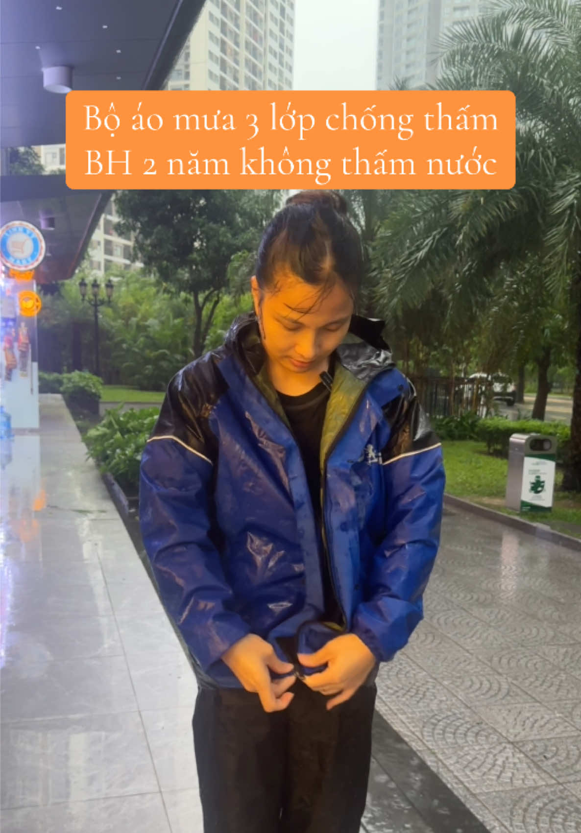 Bộ áo mưa như này đã oke chưa ạ các bác? 😘 #boaomua #aomuabo #aomua3lop 