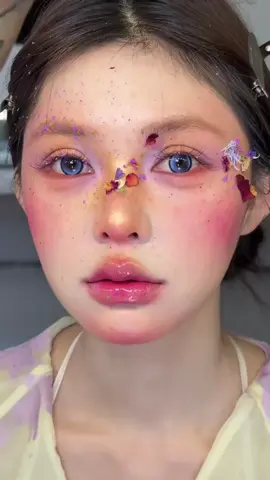 Eoooo màu xinh thế..có iuu quá hông dợ 🧜‍♀️🏳️‍⚧️🌸#trangdiem #douyinmakeup #makeup 
