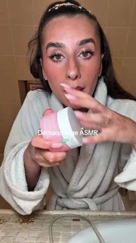 Je déteste me démaquiller 😅 #demaquillage #asmr #doublenettoyage #makeup 