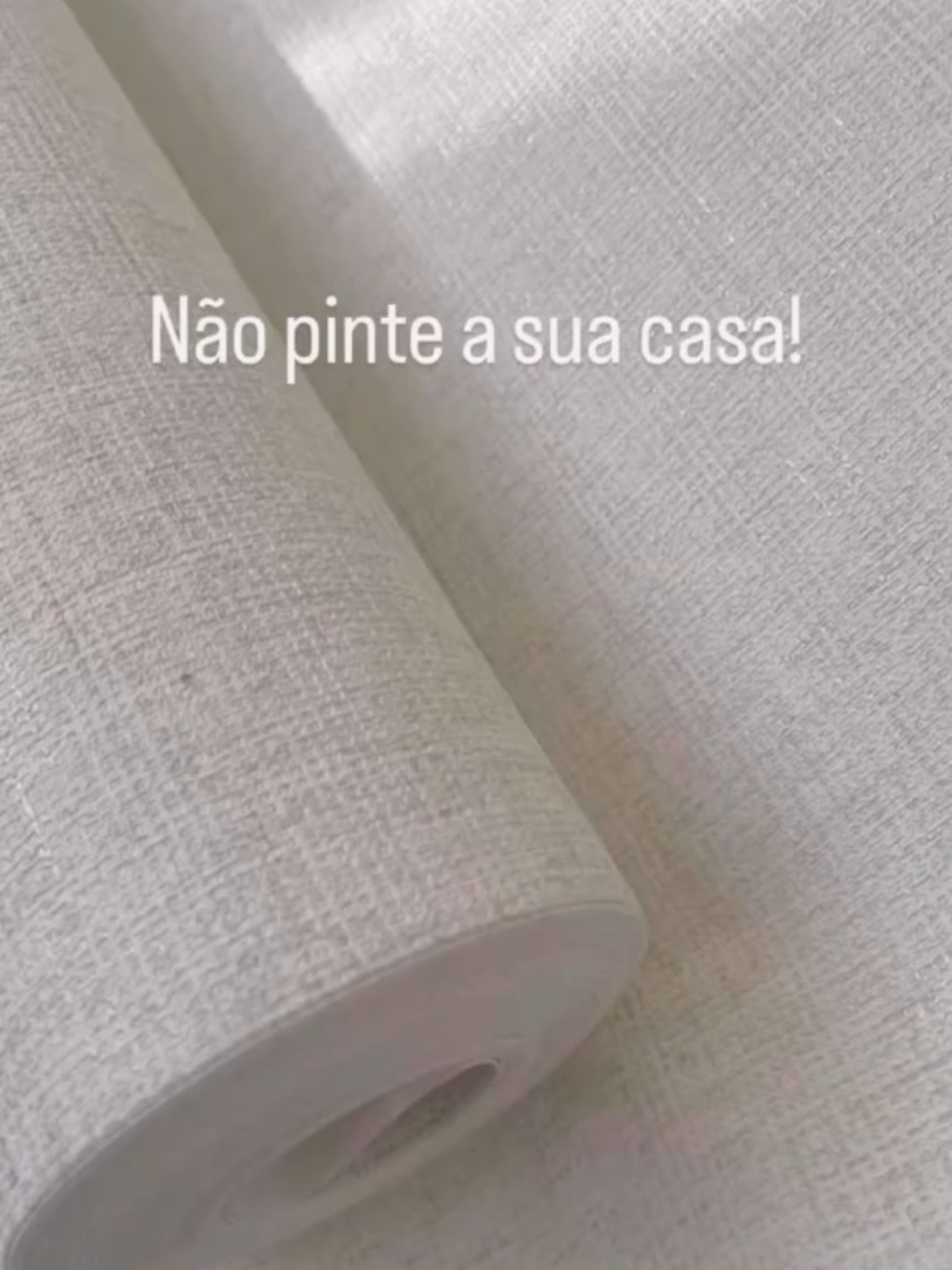 O papel de parede linho autocolante é a forma mais simples e barata de transformar qualquer ambiente sem sujeita e gastando pouco.#decoração #papeldeparedelinho #ofertas #reforma #casadecorada @ofertasdagiĺ @ofertasdagiĺ @ofertasdagiĺ 