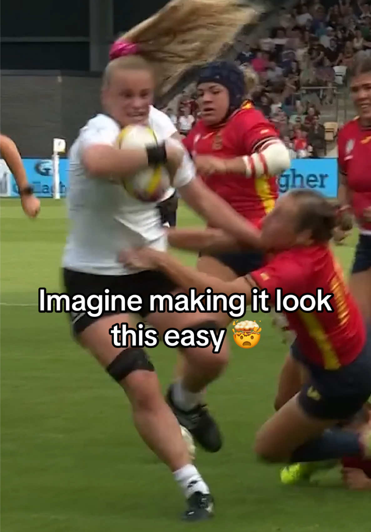 Jorja Miller dancing through defenders had EVERYONE cheering 🙌 #RWC2025 
