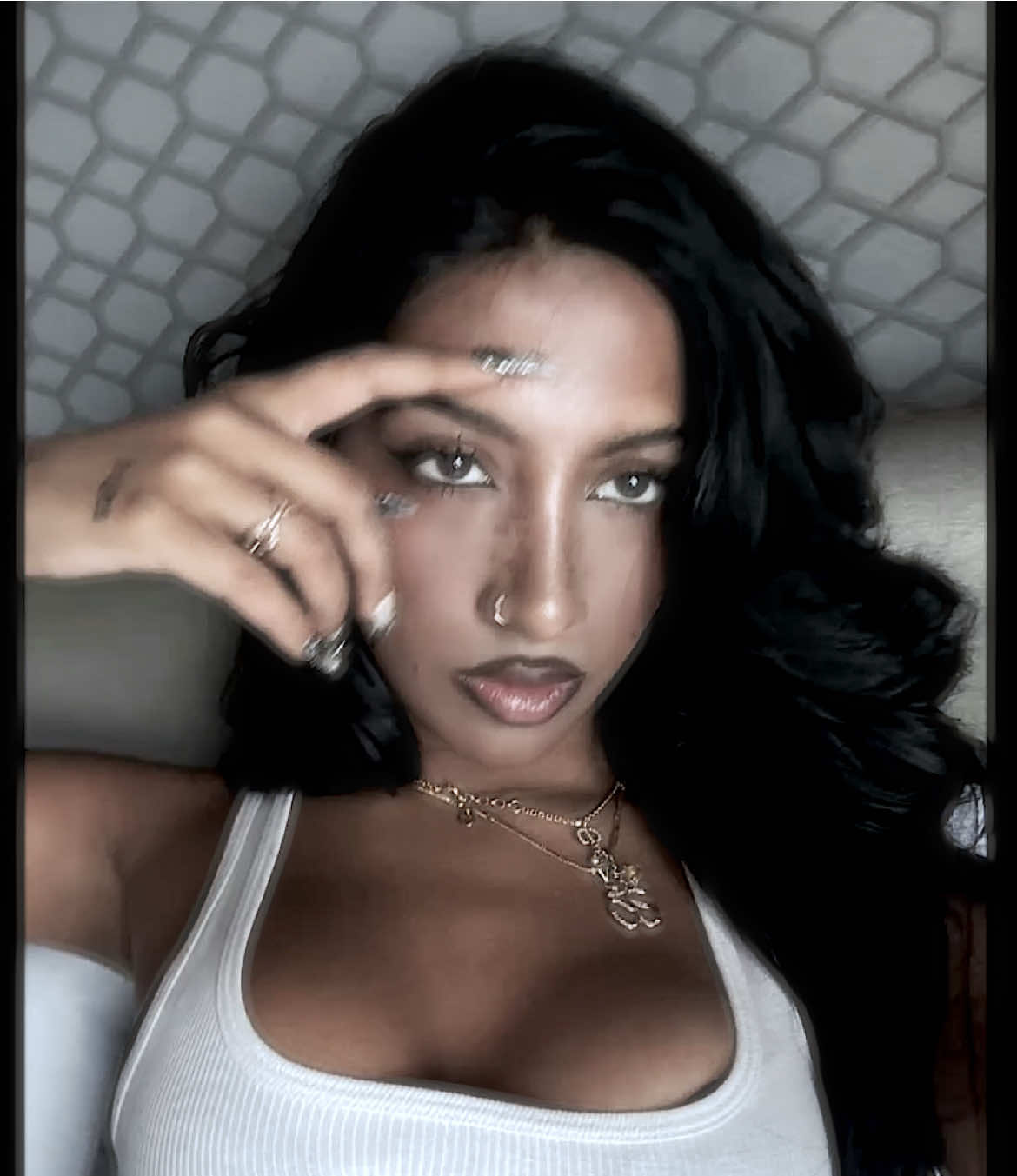 #LARARAJ — do you feel the love?  NTM ON ME NOW THIS IS MY FIRST TIME EDITING IN THIS STYLE...  @𝚑𝚎𝚕𝚎𝚗𝚊₊˚✩ @lea @mads @KAIA @ivy @danielasmp4 @nana ⋆. 𐙚 ˚ @eyek0ns_ @ash ⋆｡°✩ #fyp #edit #katseye #katseye_lara 