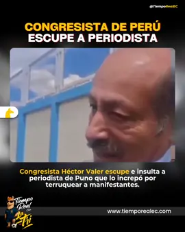 📰🤯 Héctor Valer escupe e insulta a periodista en Puno 🤯📰 El congresista peruano y exprimer ministro, Héctor Valer,  protagonizó un episodio bochornoso: mientras era increpado por un periodista en Puno, lo escupió e insultó públicamente. 👉 El comunicador lo cuestionaba por “terruquear” a manifestantes, acusándolos de terroristas. 👉 En lugar de responder, Valer reaccionó con agresión verbal y física, dejando en evidencia intolerancia y desprecio hacia la prensa. 👉 El hecho ocurre en medio de un clima de tensión política y social que vive #Perú,  📍 Un congresista que agrede periodistas no solo ataca la libertad de expresión, ataca la democracia misma. #HéctorValer #Perú #LibertadDePrensa #Manifestaciones 