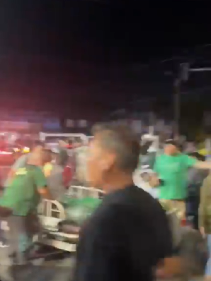 MGA PASYENTE NG CEBU CITY MEDICAL CENTER, PANSAMANTALANG INILABAS MATAPOS YANIGIN NG 6.9-MAGNITUDE NA LINDOL ANG LUGAR Pansamantalang inilabas ang mga pasyente ng Cebu City Medical Center ngayong Martes ng gabi matapos ang 6.9-magnitude na lindol sa lugar.  Ayon kay Cebu City Mayor Nestor Archival, precautionary measure ito sakaling magkaroon ng mga aftershock. 📸: Mayor Nestor Archival