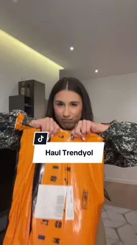 Am vorbit un pic prea mult pentru 2 articole😂 Va plac? ❤️ #trendyol #trendyolhaul #shoppingaddic #fashion #Lifestyle 