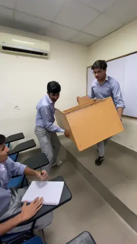 Hye ye gurbat😭#punjabcollege #pgc #foryoupage #foryoupage #viralvideo 