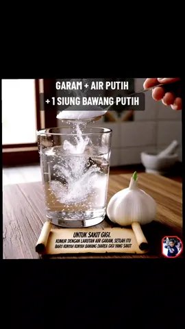Sakit gigi itu menyiksa! 😭 Tapi jangan panik, coba deh cara alami ini: pertama, kumur-kumur dengan larutan air garam (1 sdm garam dalam setengah gelas air putih), lalu kunyah perlahan satu siung bawang putih di area gigi yang sakit. Bawang putih punya sifat antibakteri alami lho! Rasakan perbedaannya. Ini bukan pengganti dokter gigi ya, tapi bisa jadi pertolongan pertama yang efektif! #sakitgigi #obatsakitgigi #herbal #tipskesehatan #fyp 