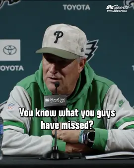 Vic Fangio has some serious thoughts on the NFL's news kicking balls... plus a shoutout to Hank Aaron 😂