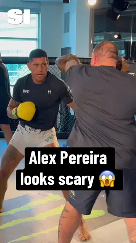 Former champ Alex Pereira looks scary ahead of his rematch with Magomed Ankalaev 😤 #UFC #alexpereira 