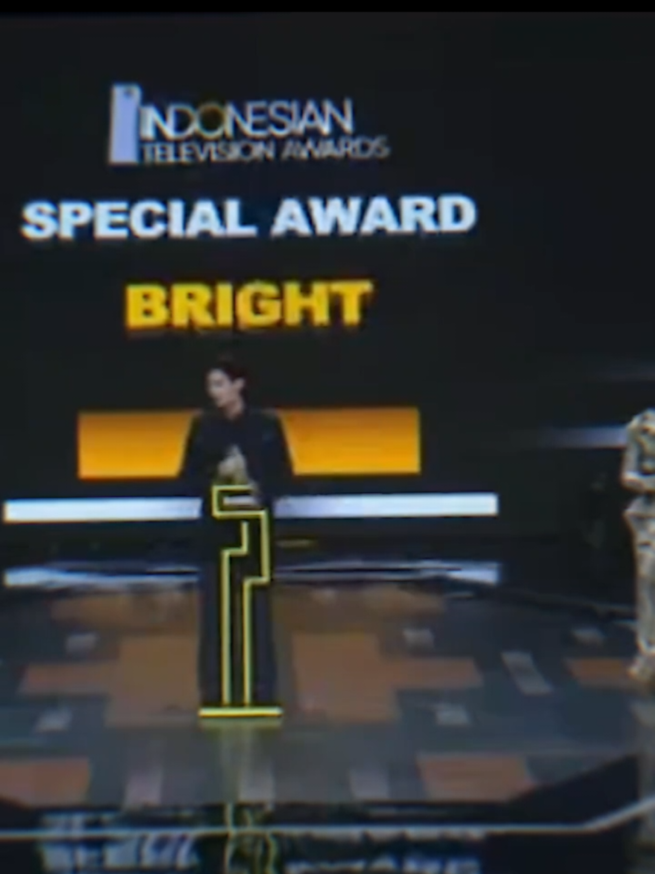 brightwin nyempil di tv 🫣 #rcti  #brightwin #bbrightvc #winmetawin #bw #thailand  #2gethertheseries #actorthai #4u #fypage #brightvachirawit  #indonesiantelevisionawards 