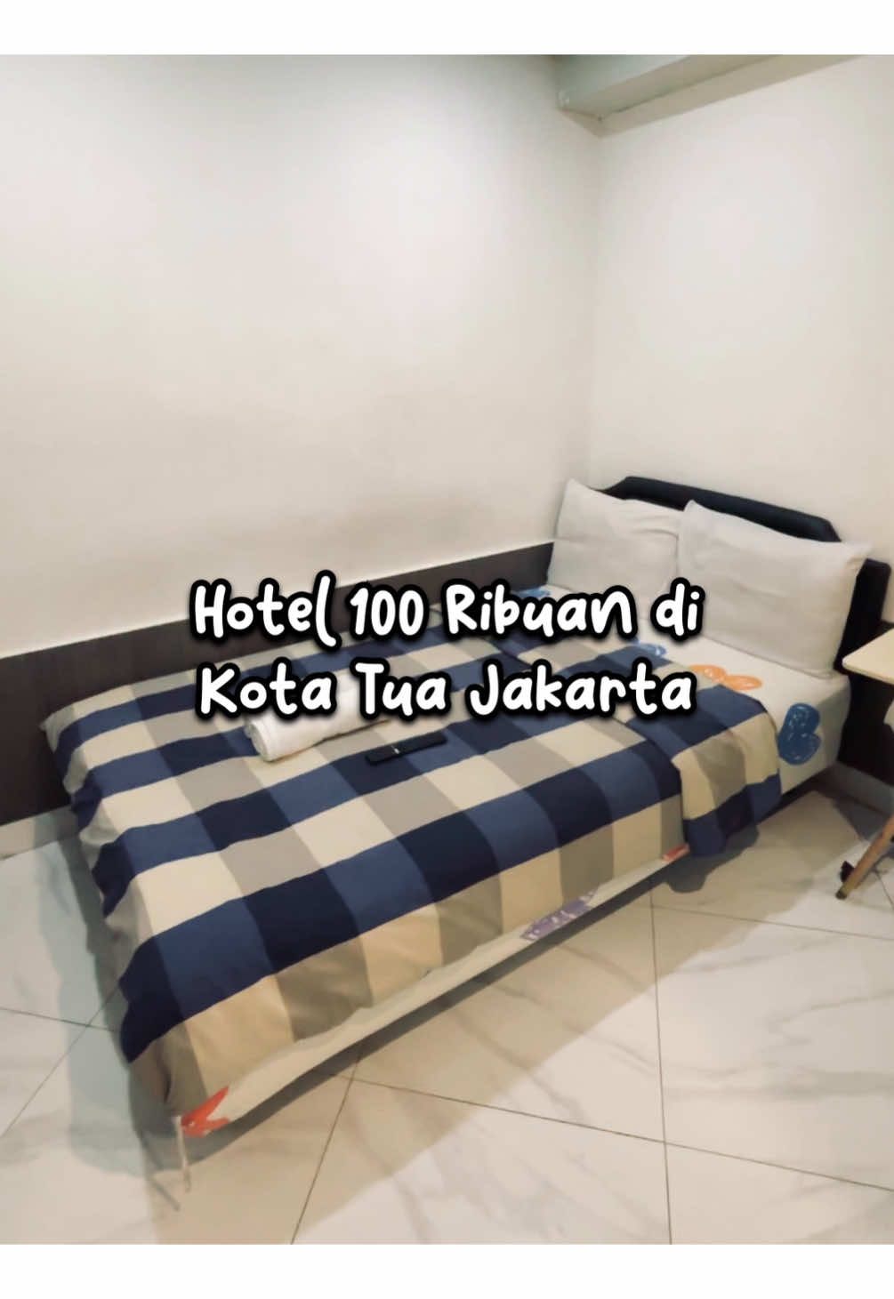 Iseng nyari hotel murah malah dapet harga 100 ribuan daerah Kota Tua tapi dapet bagus gini😭 Kemarin gua booking roomnya di aplikasi RedDoorz dan pakai kode promo 
